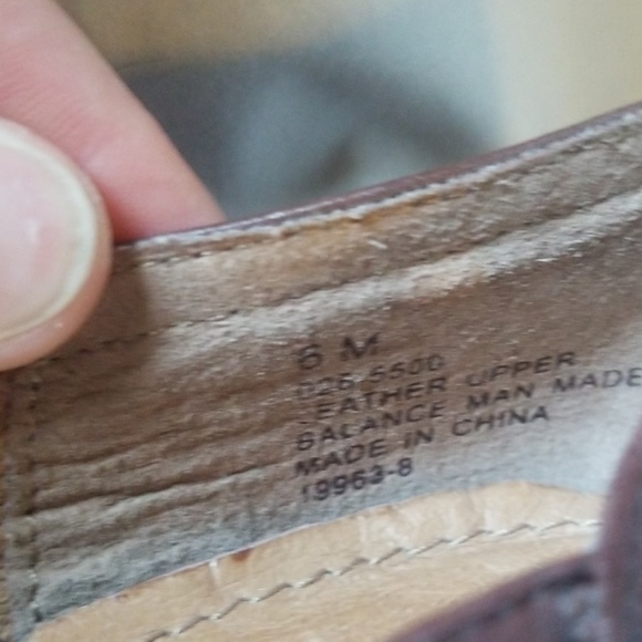 CLARKS STRICTLY COMFORT Brown Heels - Picture 8 of 8